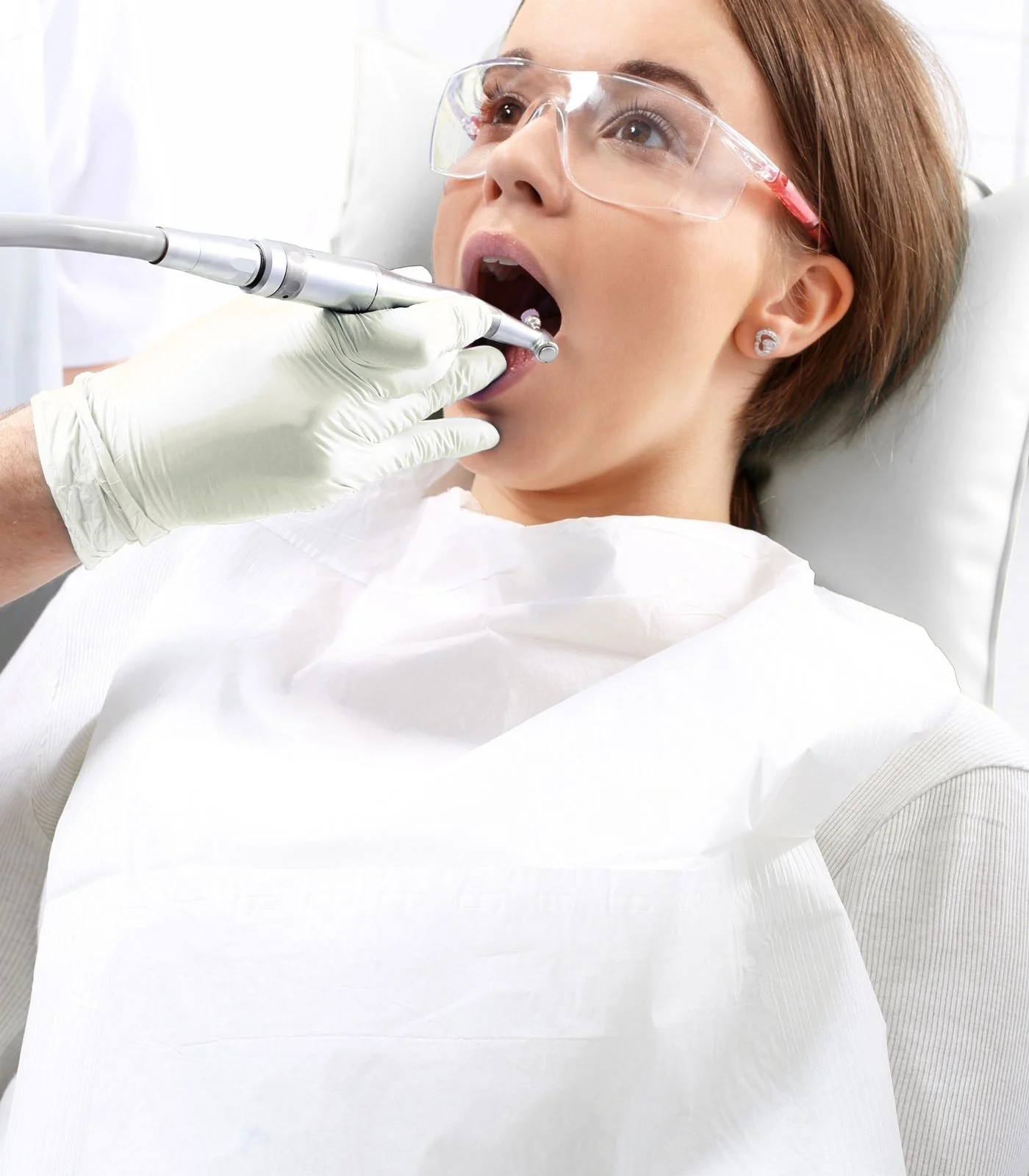 Paciente en tratamiento de implantes dentales en clínica de Bilbao
